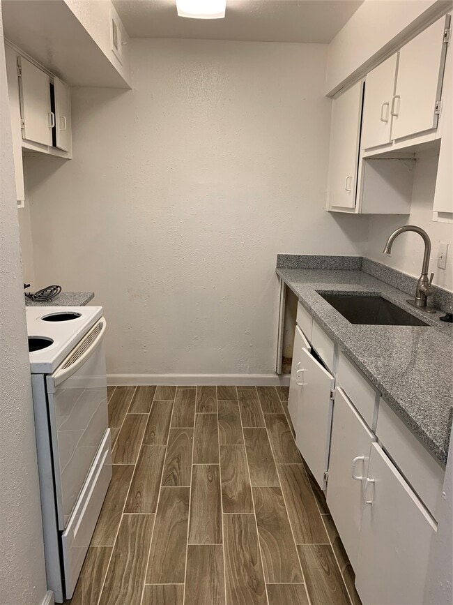 Photo - 5625 Antoine Dr Unidad 1003