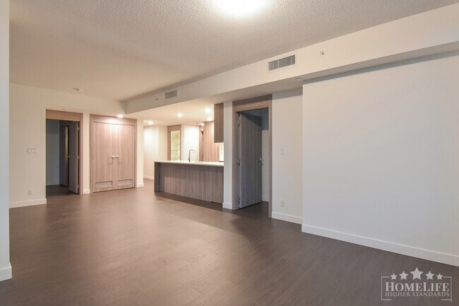 Photo - Resort-Style Luxury Living in Surrey City ... Unit 3107