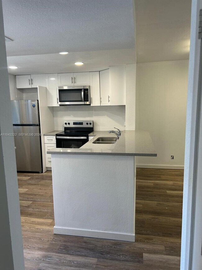 Photo - 500 NE 12th Ave Unit 304