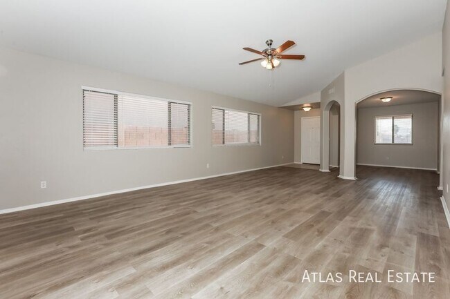 11018 W Mountain View Dr