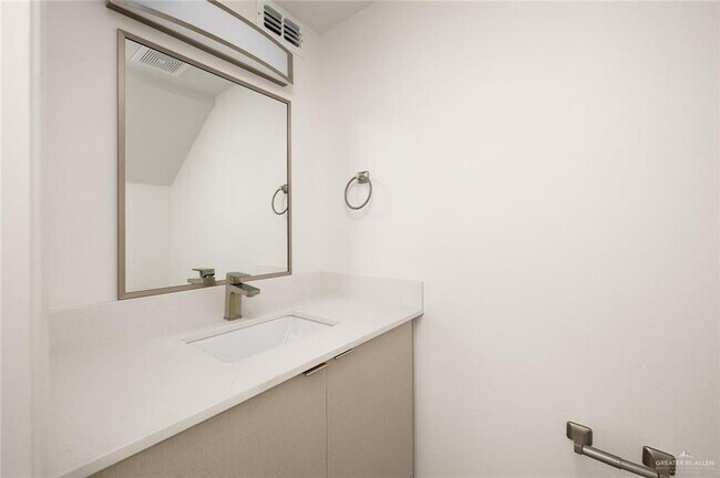 Photo - 13 Jasper St