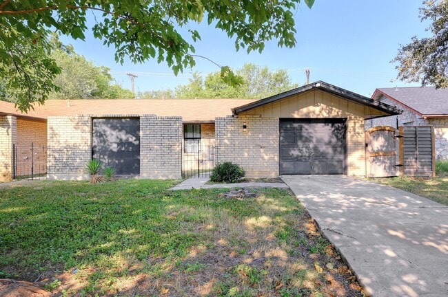 Photo - 2107 Darwin Dr Casa
