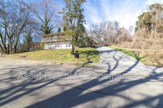 Photo - 2329 Dodson Ave