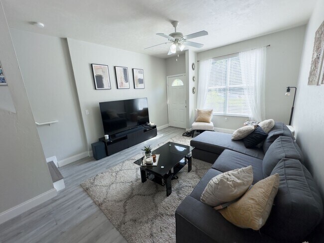 Photo - Victoria Station #132