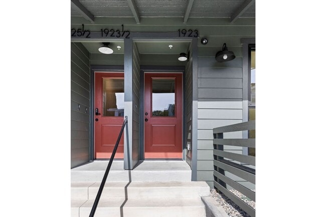 Photo - 5 Bed / 5 Bath Residence in Echo Park Now Available! Unit 1927 Kent St.