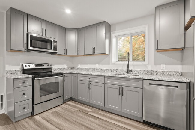 Photo - 6578 Edsall Rd