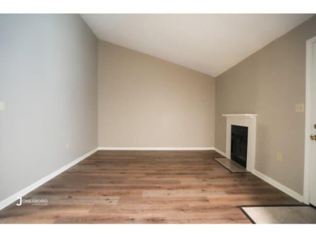 Photo - Lakewood Apartments: Premium location