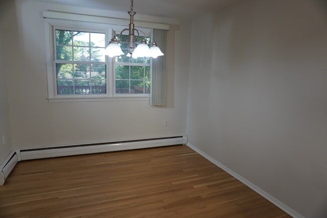 Photo - 239 E Timonium Rd