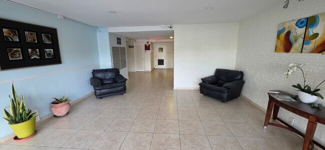 Photo - 16701 NE 14th Ave