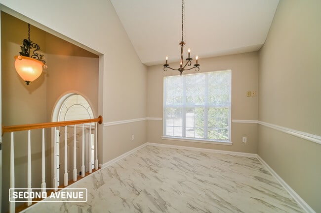 Photo - 300 Stones Throw DR