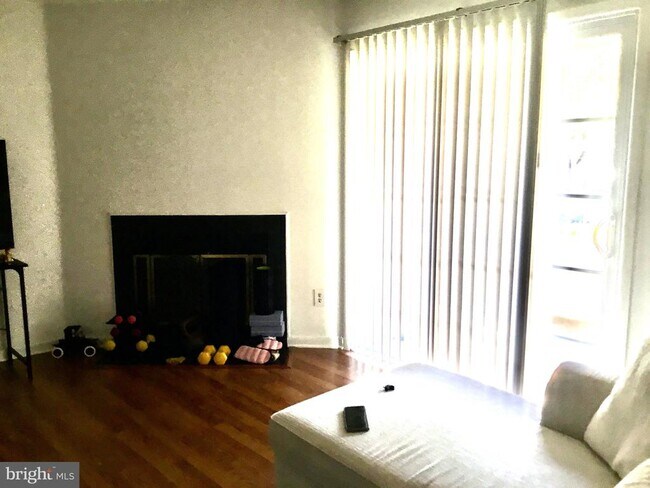 309 Trinity Ct Unit 1