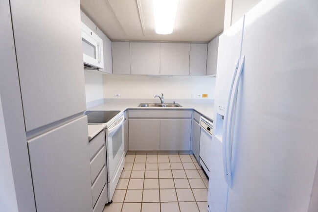 Photo - 745 Isenberg St