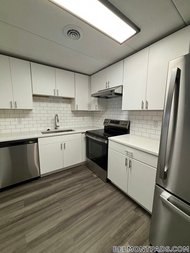 Building Photo - 51 Hill Rd