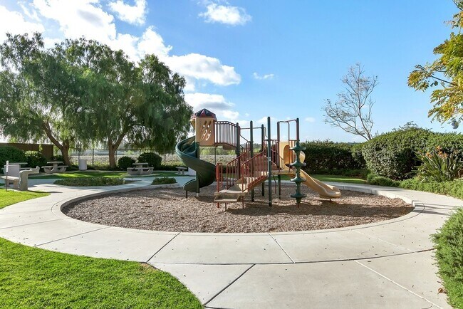 Photo - 4BR/2.5BA Townhouse with a view