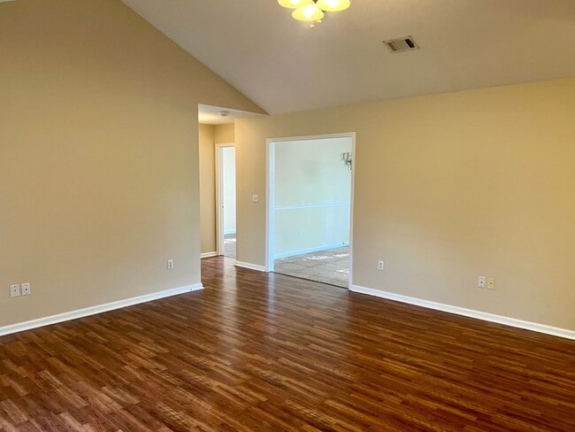 Photo - 5611 Prospect Rd