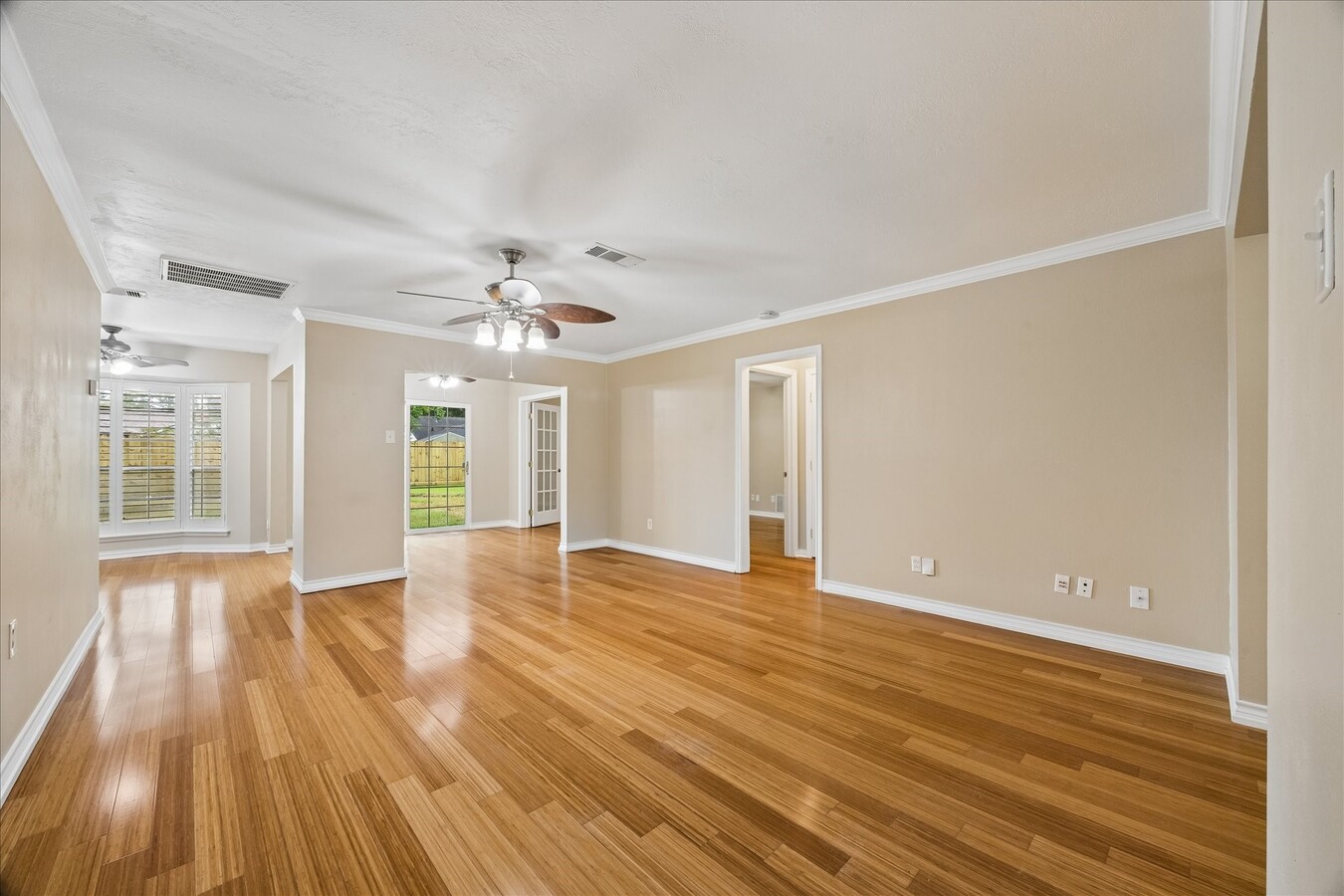 Photo - 15710 Thunderbay Dr