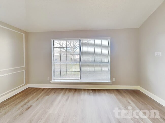 Photo - 7724 Grassland Dr