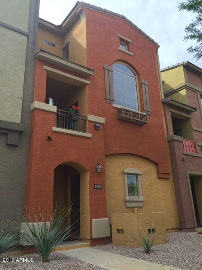 3 Level Town house with 2 Master suite in ... - 3 Level Town house with 2 Master suite in ...