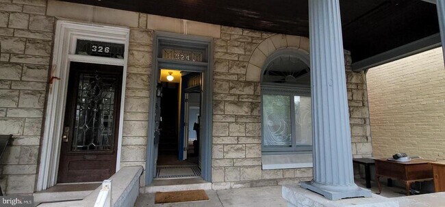 Photo - 324 Spring St