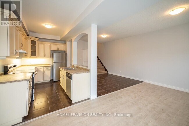Photo - 98 Highgate Dr
