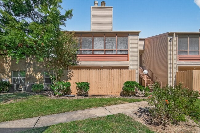 Building Photo - 10555 Turtlewood Ct Unit 3012