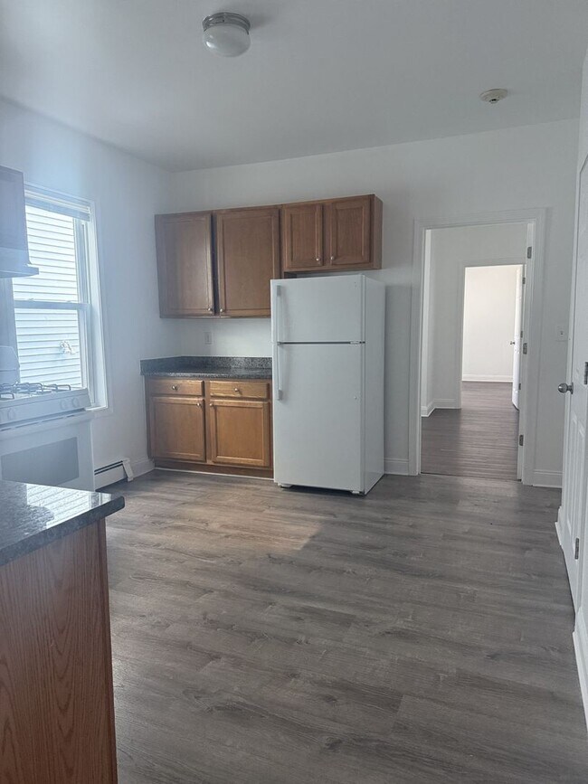Building Photo - Highland Street Investment Two LLC Unit 25-1L Rental