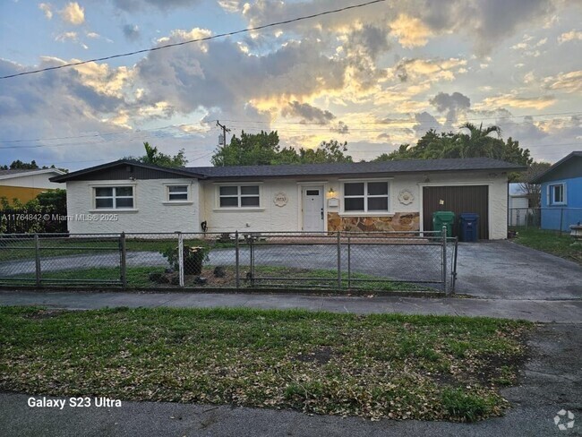 Building Photo - 19730 NE 10th Ct Rental