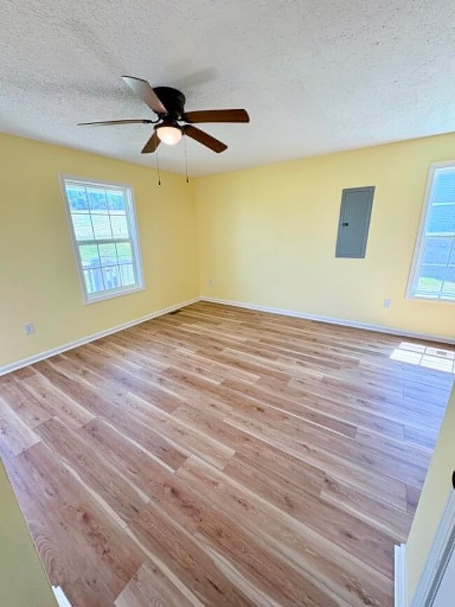 Photo - Spacious Home for Rent!