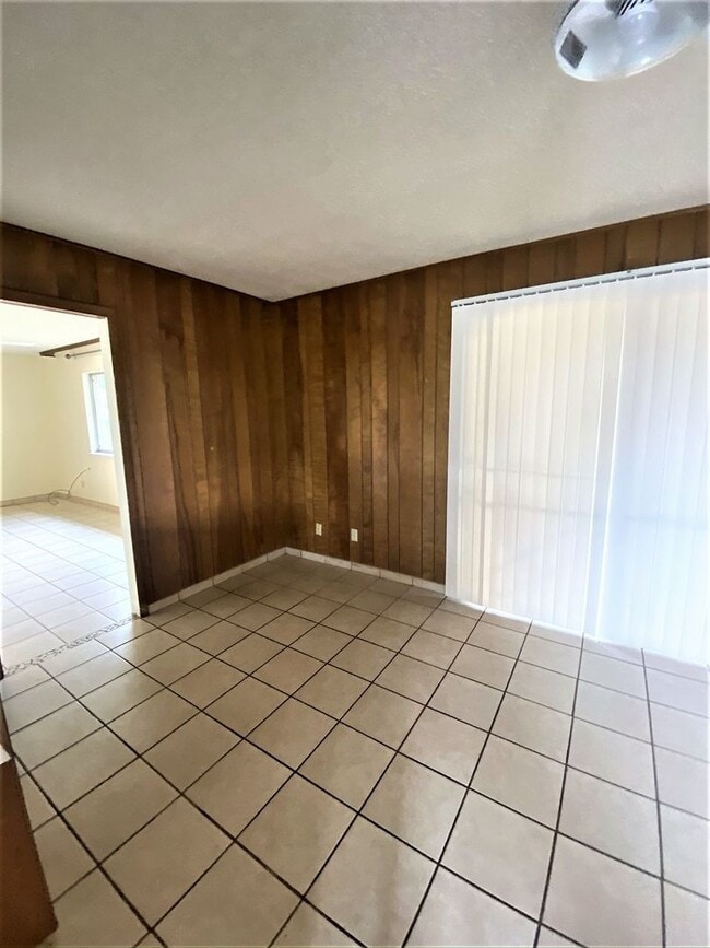 Photo - Large 4 Bedroom home with Garage and Enclosed backyard