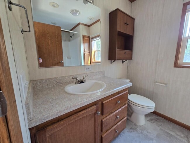 Photo - 620 Sinclair Ln