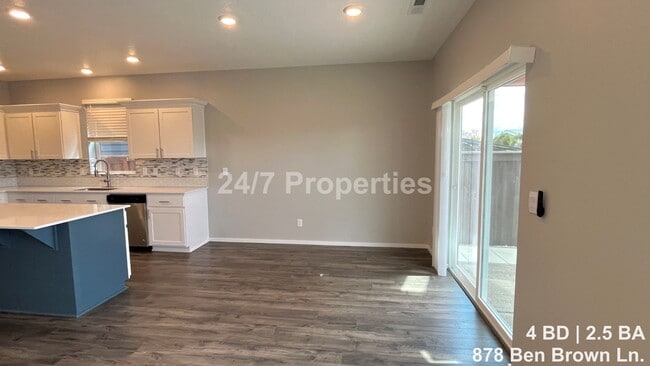 Photo - Modern 4 BD | 2.5 BA Home in Woodburn