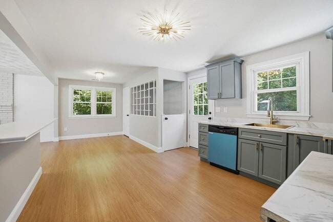 Photo - 44 Topsfield Cir