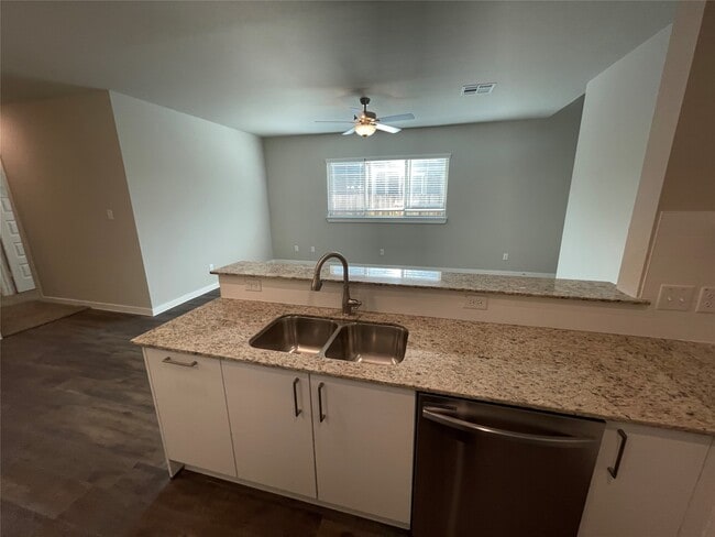 Building Photo - 9772 Grosbeak Ln