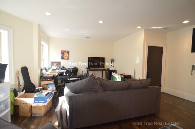 Photo - 29 Commonwealth Terrace Unit 3