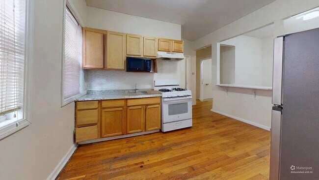 Building Photo - 15-17 Langdon St Unit 15-1 Rental