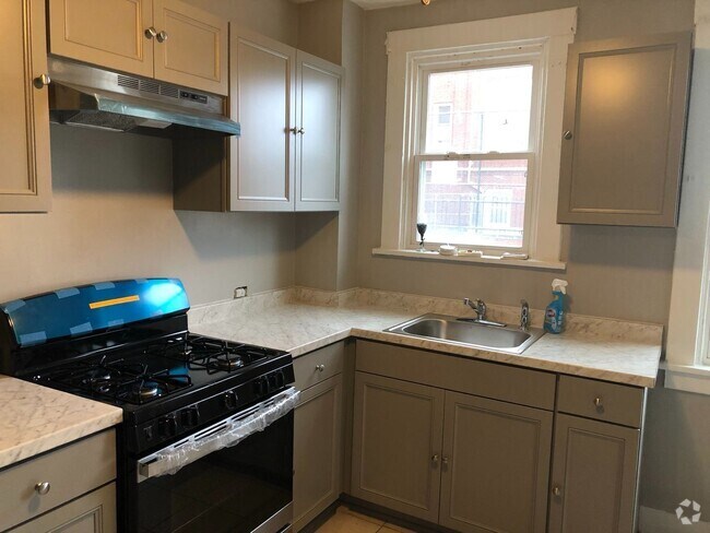 Building Photo - Highland Park - 3 BR 1st Floor Duplex, Rem... Unit 6121 St. Marie St. Rental