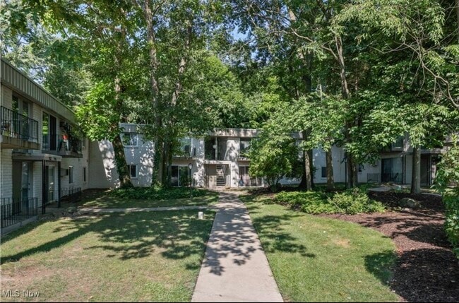 Photo - 980 S Lincoln St Unidad Oak Haven Condominiums