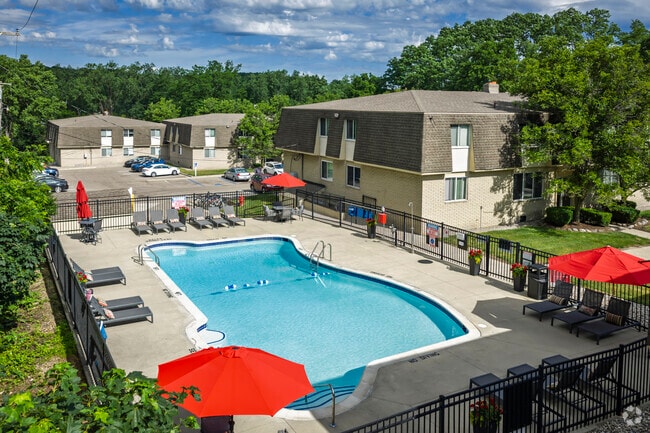 Piscina - Shoreview Apartments