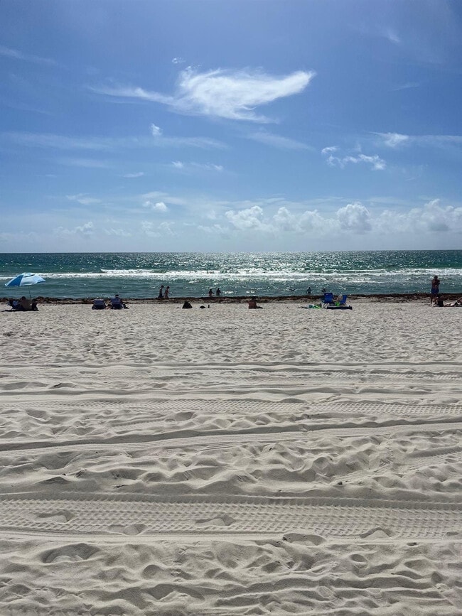 Photo - 441 Collins Ave Unit 6