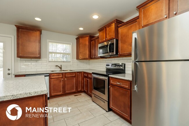 Photo - 460 Heatherwood Dr