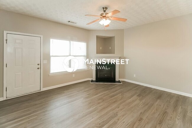 Photo - 3 Bedroom Pet-Friendly Home in Atlanta, GA with Main Street Renewal