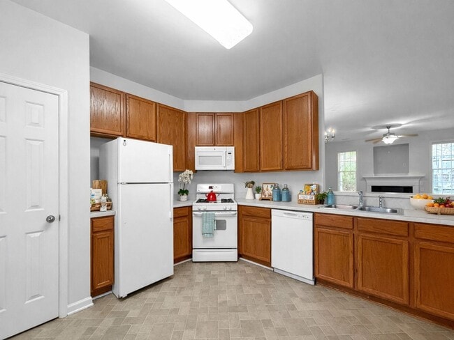 Photo - !! SPECIAL HALF OFF SECOND MONTH'S RENT !! Beautiful 3BR 2.5BA Townhome w/ Fenced Patio • In-Unit...