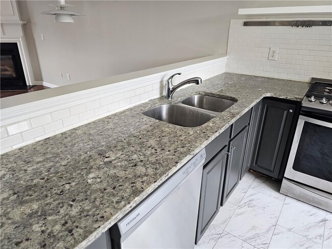 Photo - 1021 Thornborough Dr