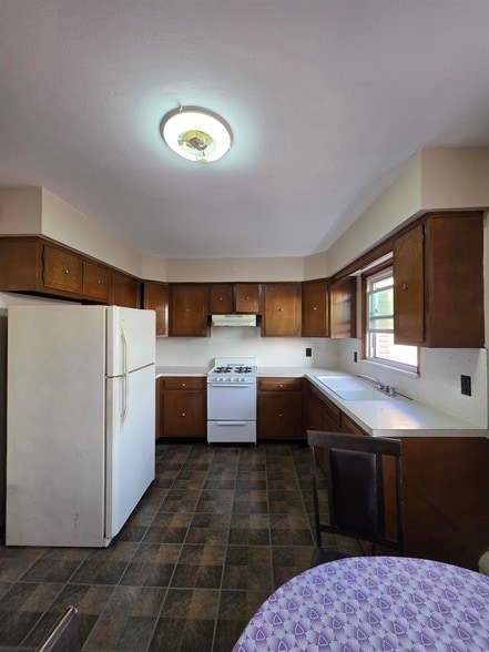 Photo - 229 Griffith St