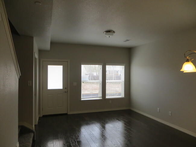 Building Photo - 3860 Manhattan Avenue Rental