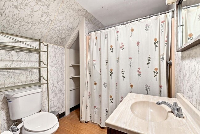 52 Linden St Unit 2