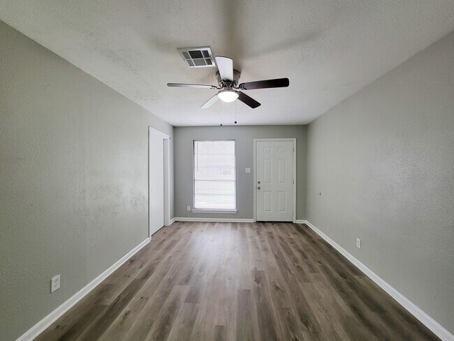 Photo - 3121 Proswimmer St