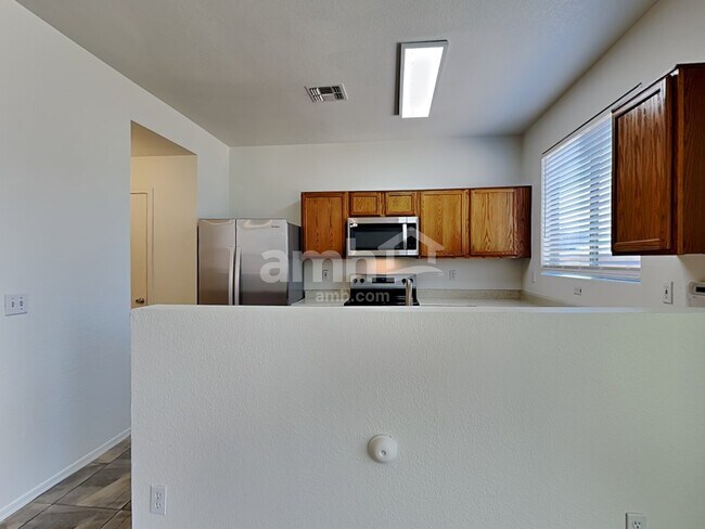 Photo - 16923 W Central St