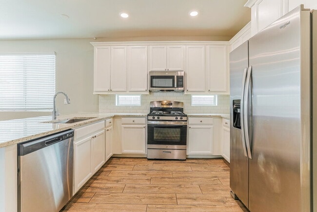 Photo - 289 W Tamarack Dr