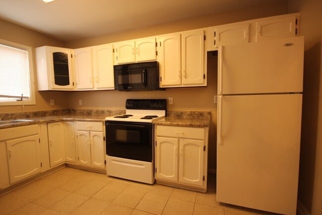 Photo - Large Townhouse in SE Huntsville